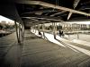 A l'ombre de la passerelle